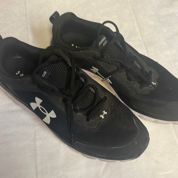 Under Armour Other - Under armour tennis shoes